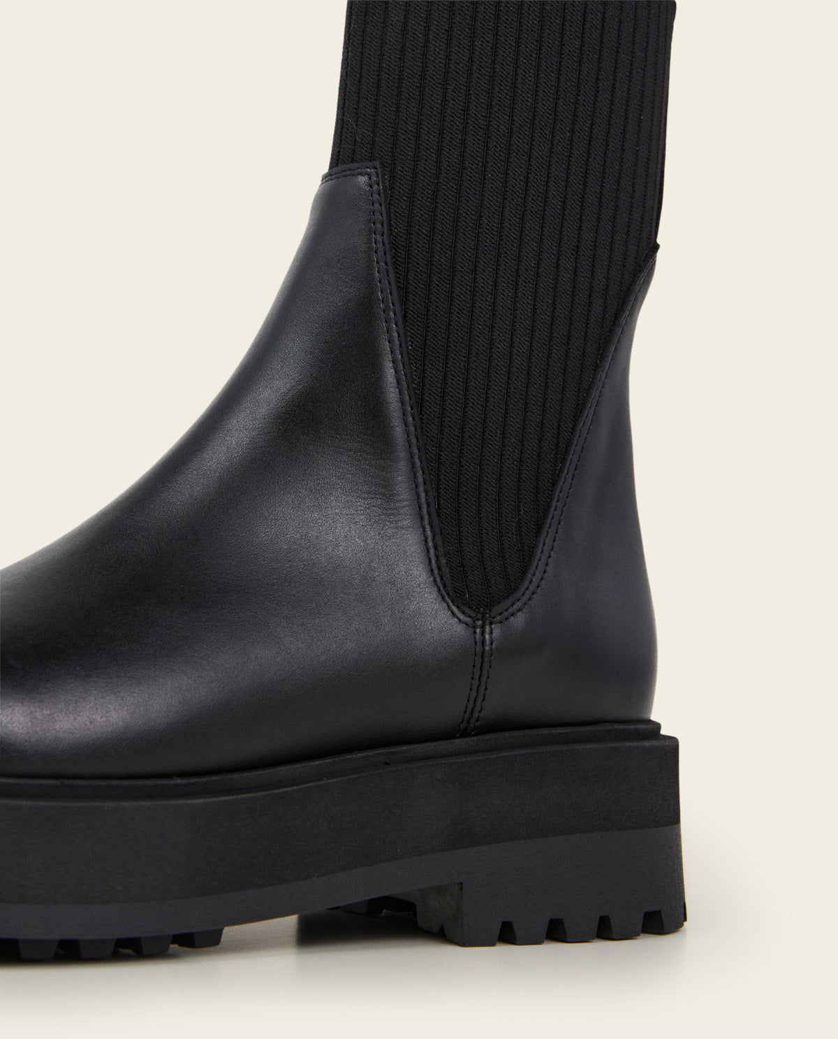 Aurora Leather Black
