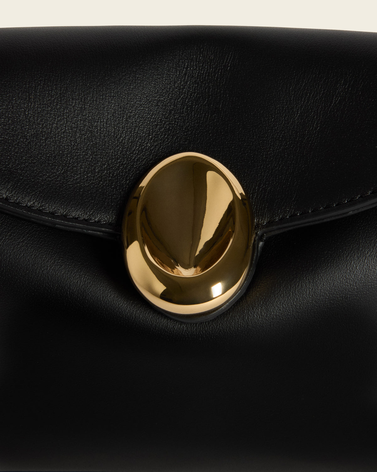 Gaia Clutch Leather Black